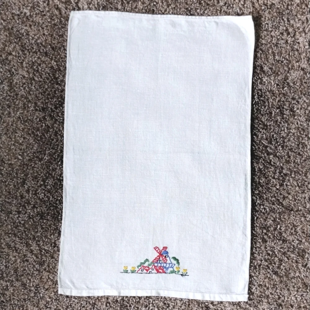 Vintage Linen Guest Towel